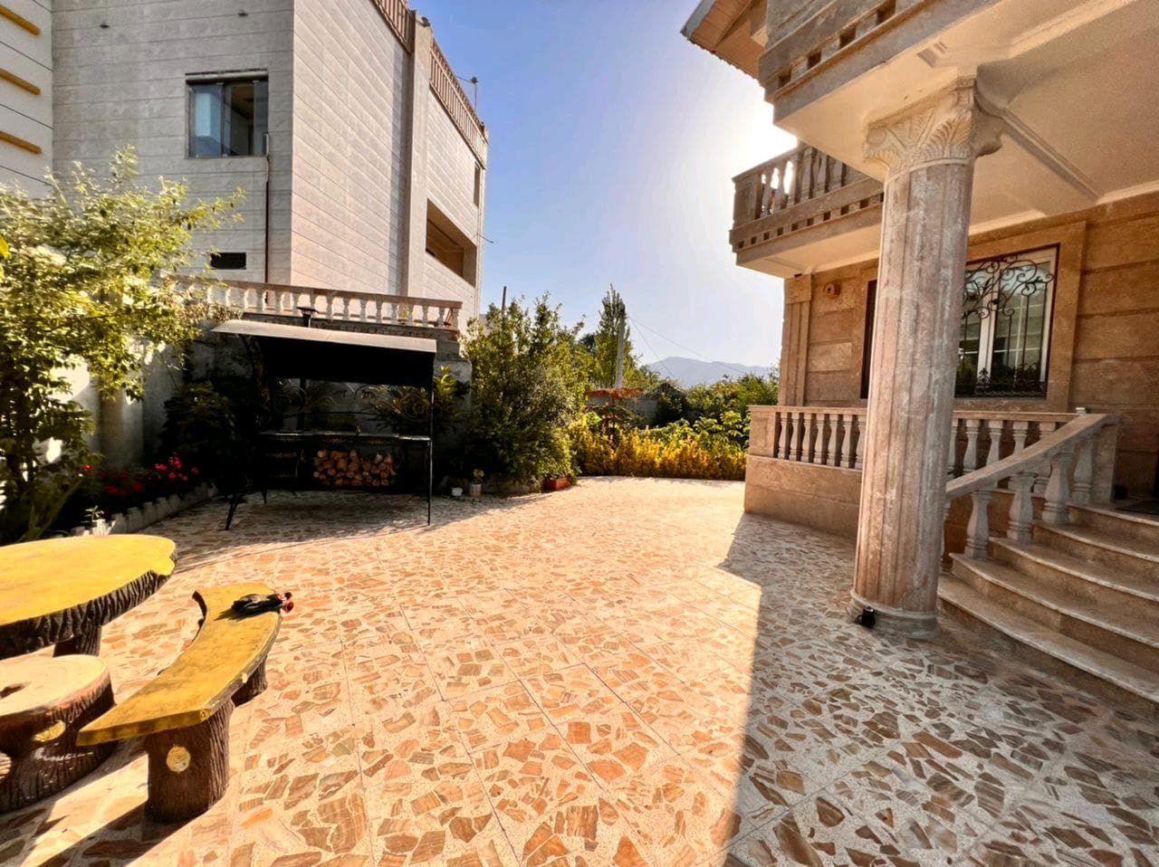 Property media 10